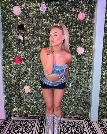 Full leaked Annie lydia weston private onlyfans photo
