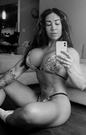 Ashley Lakomowski