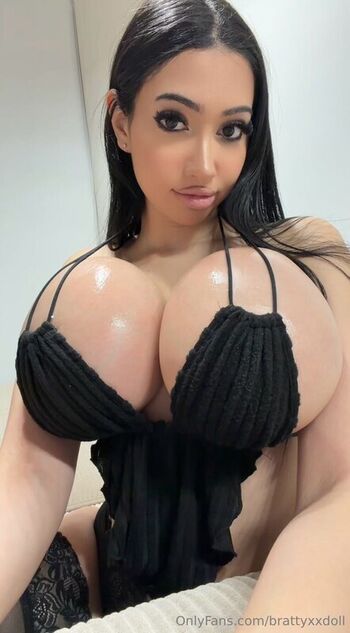 Full leaked Brattyxxdoll private onlyfans photo