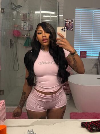 Full leaked Carenavonchae private onlyfans photo
