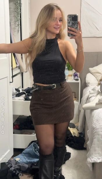 Full leaked Easyemi private onlyfans photo