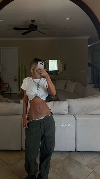 Full leaked Hadelinemope private onlyfans photo