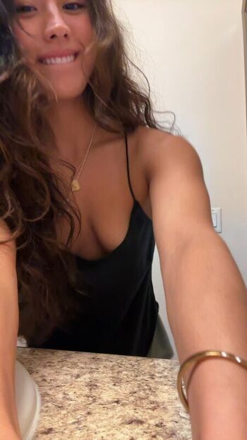 Jasmine Yi