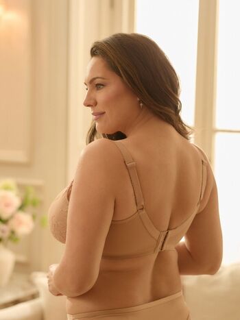 Kelly Brook