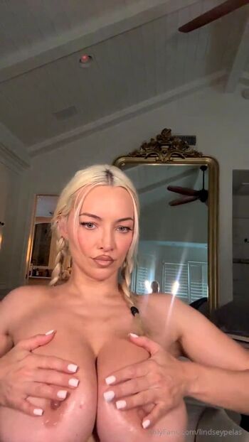 Full leaked Lindsay pelas private onlyfans photo