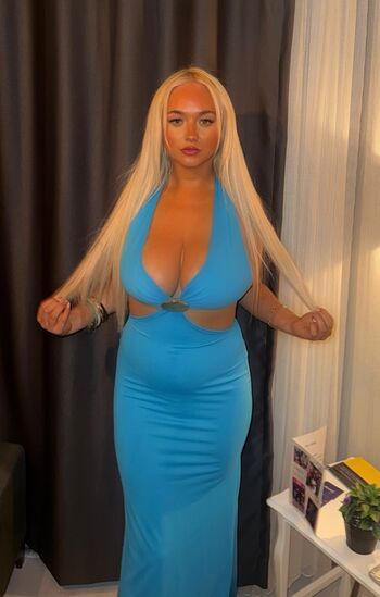 Full leaked Little blonde private onlyfans photo