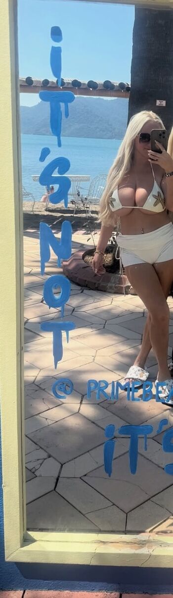 Full leaked Little blonde private onlyfans photo