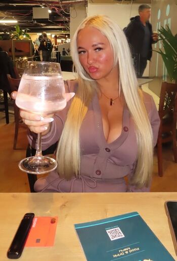 Full leaked Little blonde private onlyfans photo