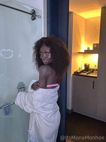 Mona Onyxxx