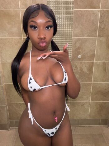 Full leaked Nyahxoxo private onlyfans photo