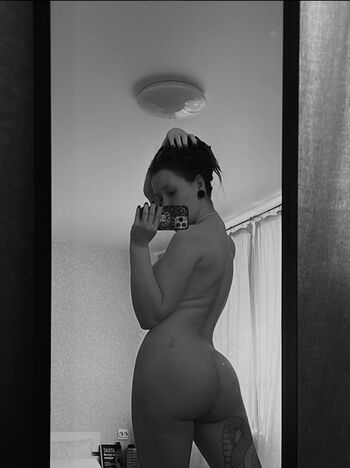 Naydanova