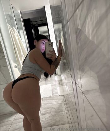 Full leaked Princesaxthalia private onlyfans photo