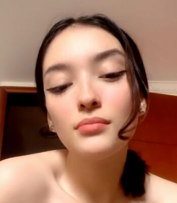 Full leaked Who is this private onlyfans photo