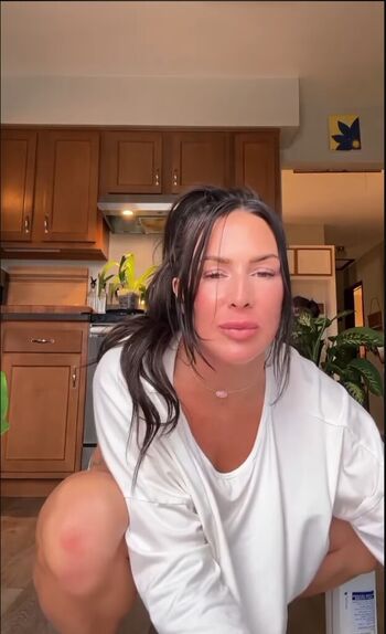Full leaked Who is this beautiful mom private onlyfans photo