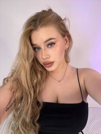 Full leaked Wyandelii private onlyfans photo