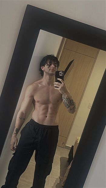 Full leaked Zack whiter private onlyfans photo