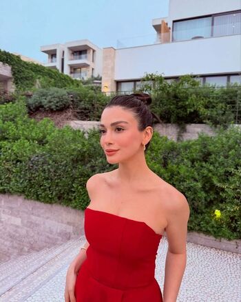 özge_yagiz